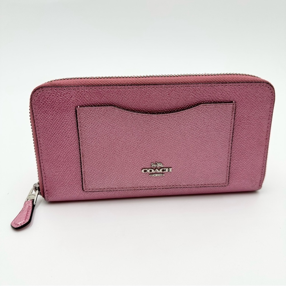 Coach Crossgrain Leather Accordion Zip Wallet
Metallic Antique Blush F21068